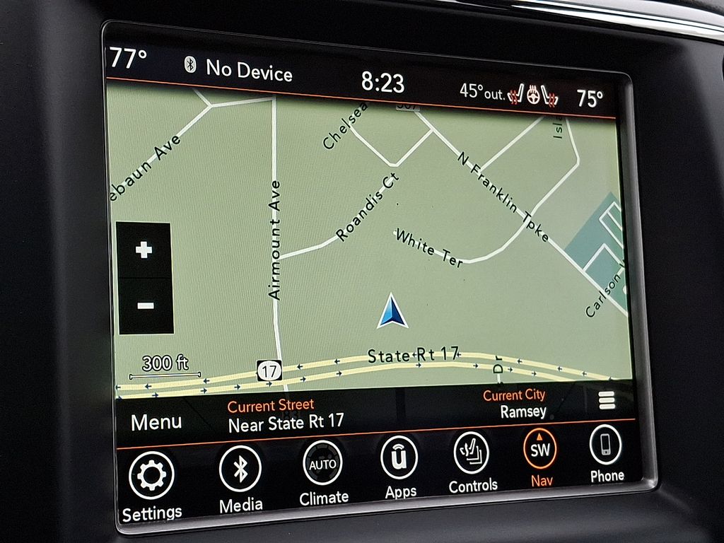 Thumbnail: 2018 Jeep Grand Cherokee - 9