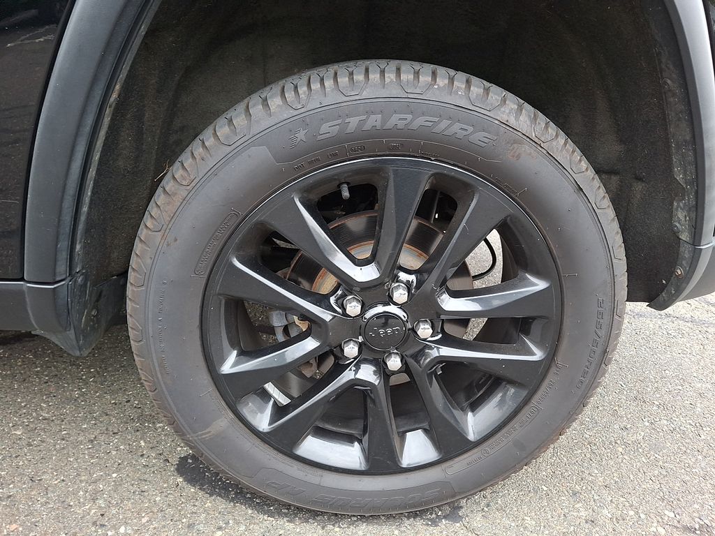 Thumbnail: 2018 Jeep Grand Cherokee - 6