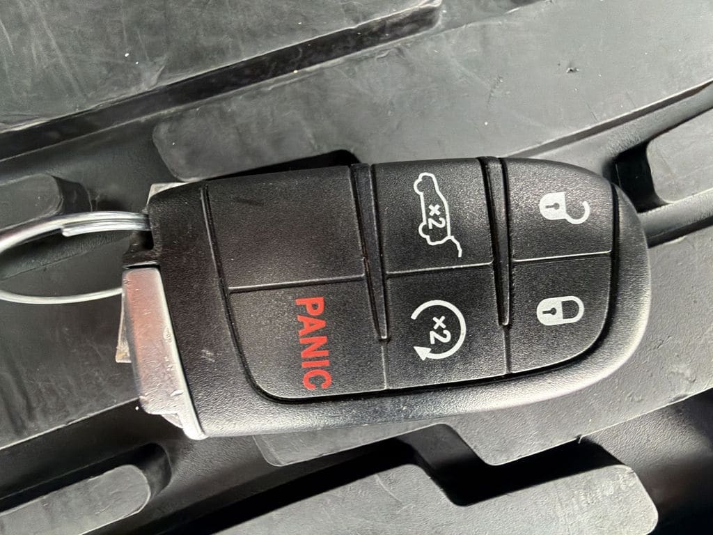 Thumbnail: 2015 Jeep Grand Cherokee - 28