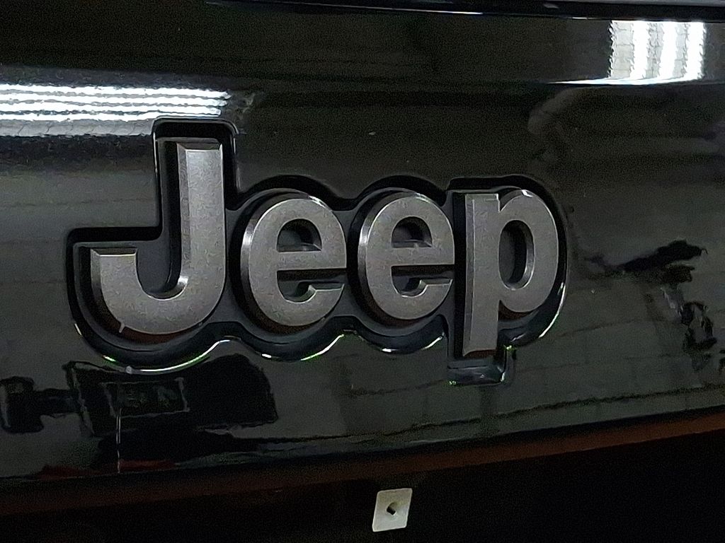 Thumbnail: 2020 Jeep Grand Cherokee - 29