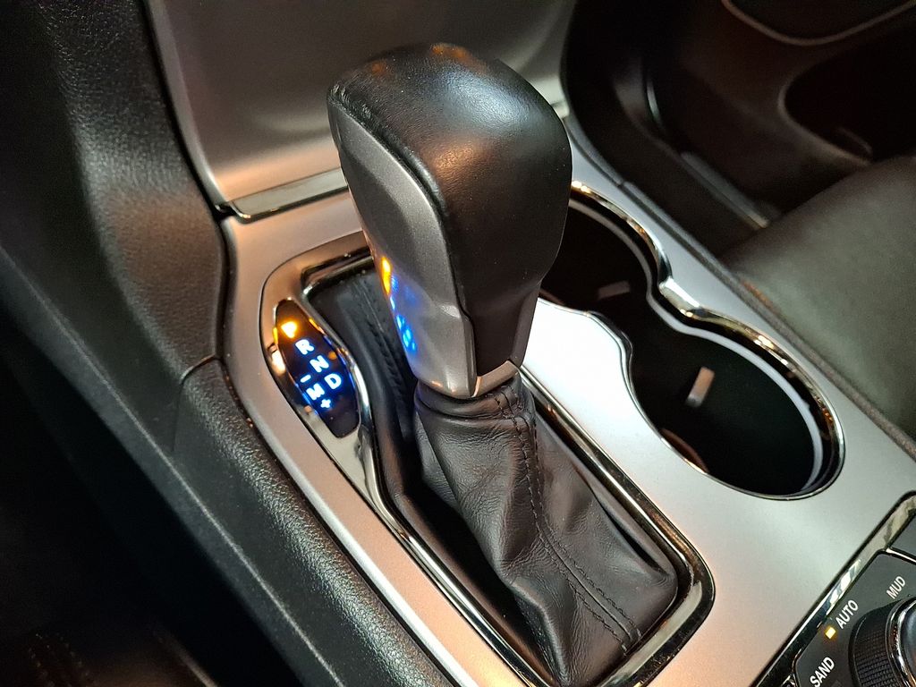 Thumbnail: 2020 Jeep Grand Cherokee - 9