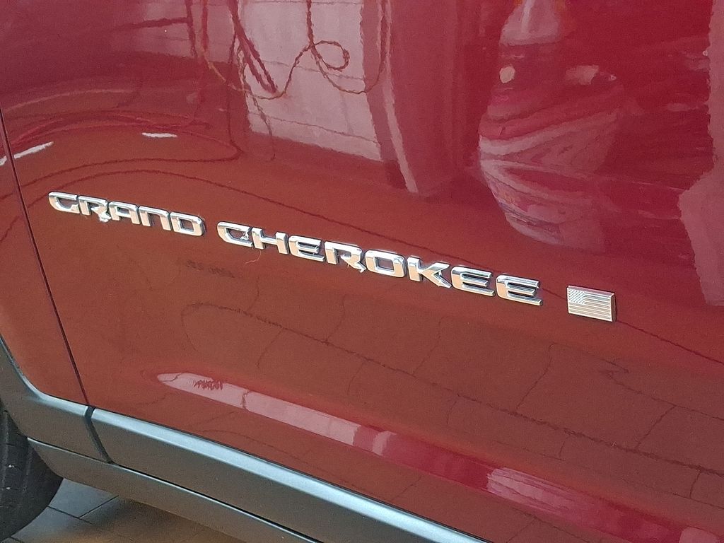 Thumbnail: 2024 Jeep Grand Cherokee - 26