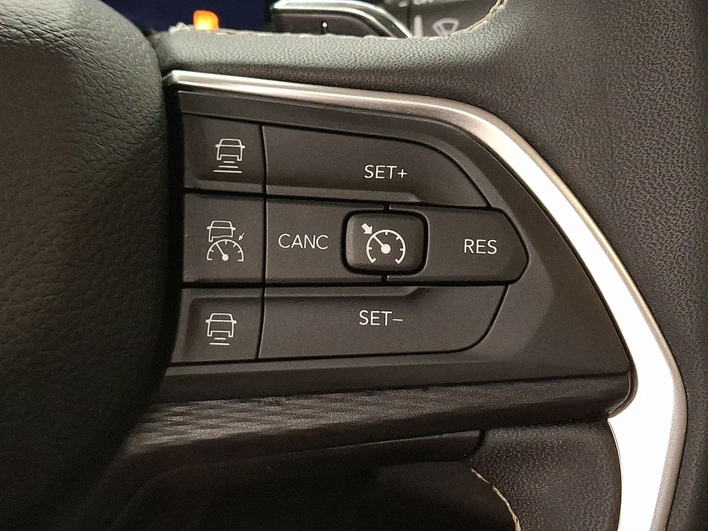 Thumbnail: 2024 Jeep Grand Cherokee - 18