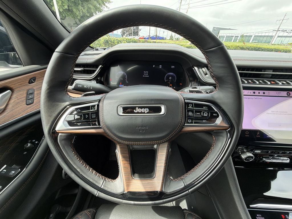 Thumbnail: 2023 Jeep Grand Cherokee - 10