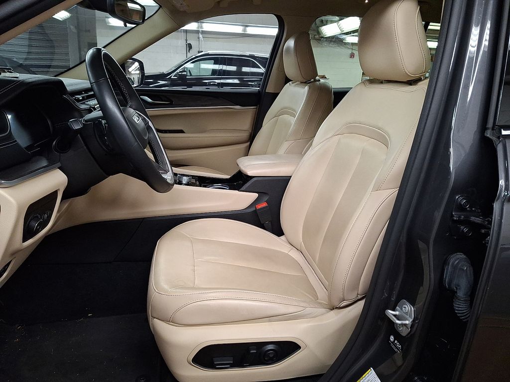 Thumbnail: 2022 Jeep Grand Cherokee L - 6