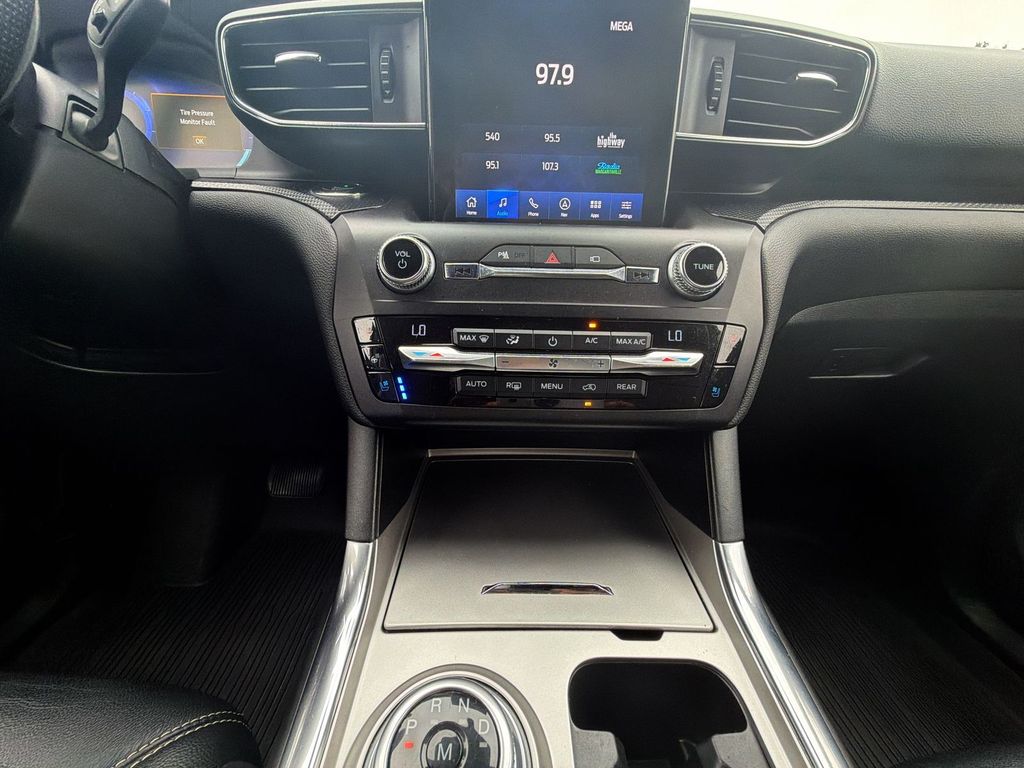 Thumbnail: 2020 Ford Explorer - 14