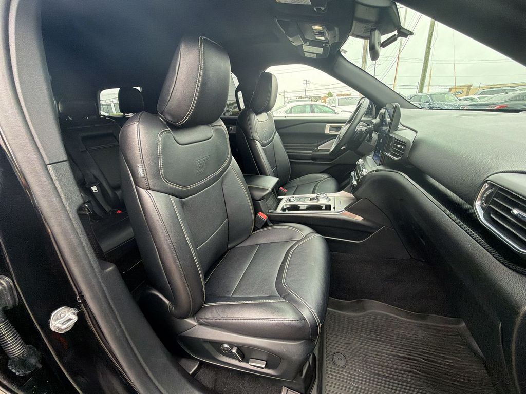 Thumbnail: 2020 Ford Explorer - 12