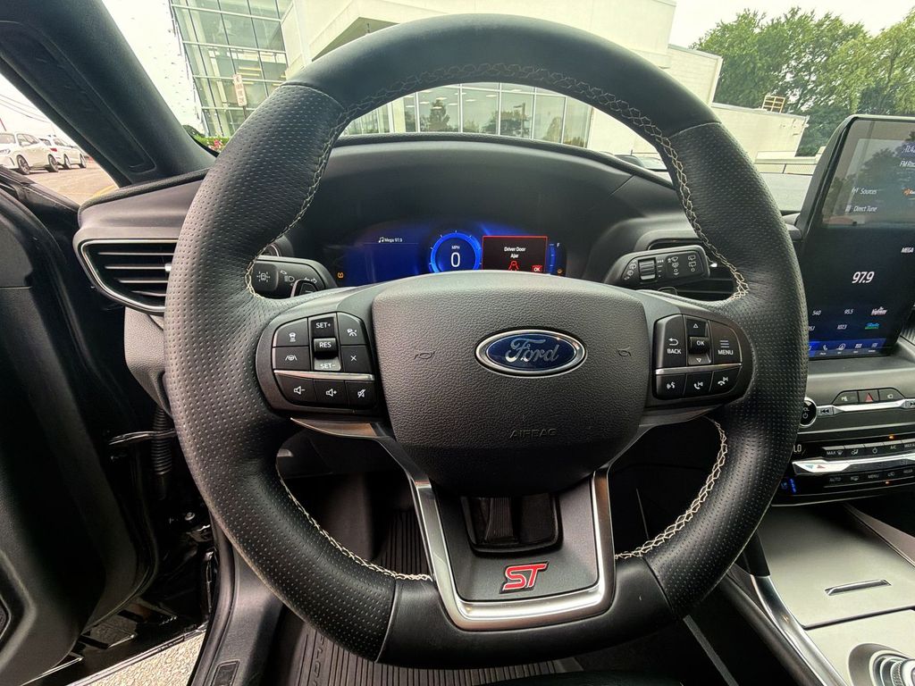 Thumbnail: 2020 Ford Explorer - 10