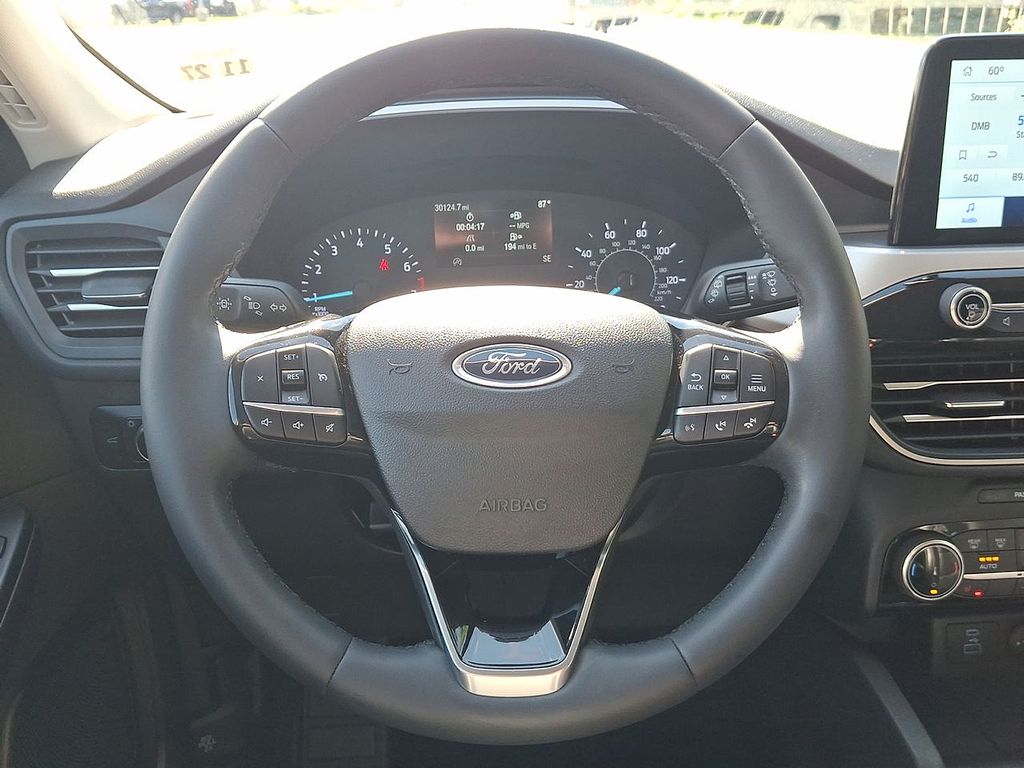 Thumbnail: 2022 Ford Escape - 9
