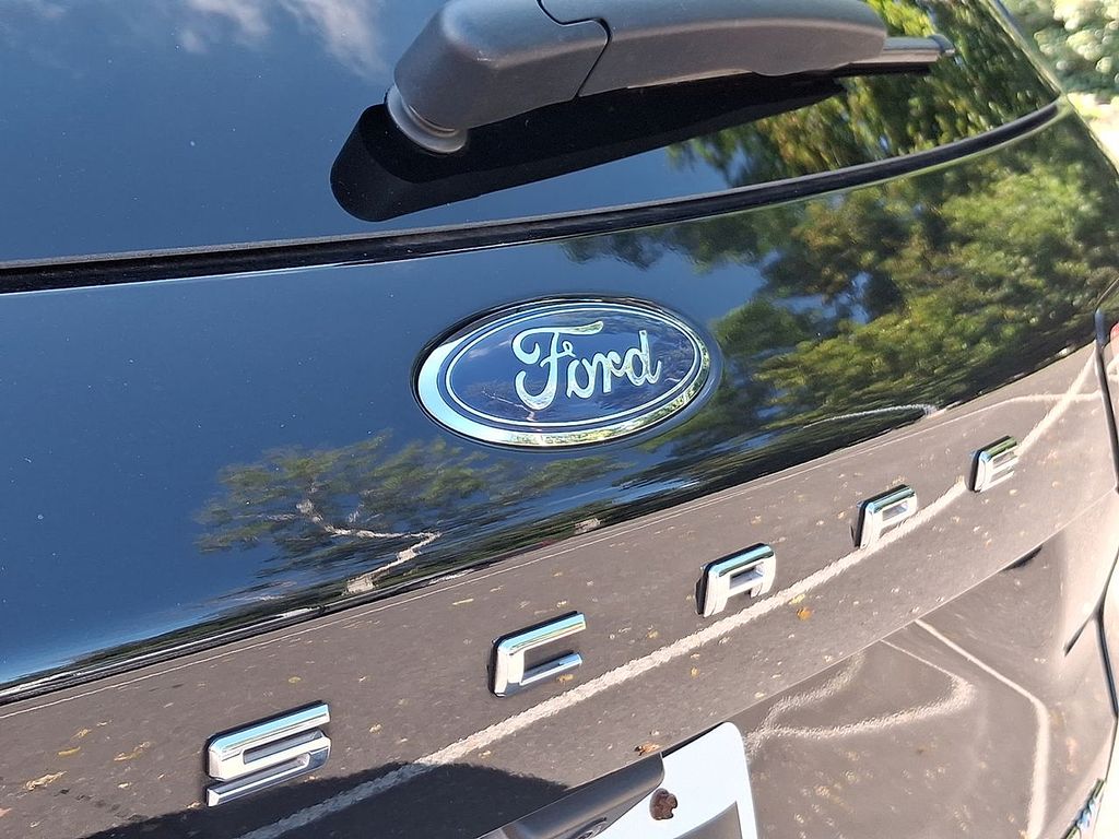 Thumbnail: 2022 Ford Escape - 4