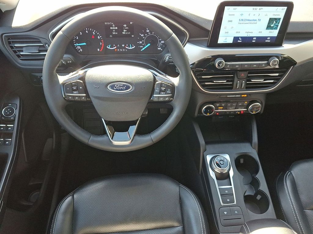 Thumbnail: 2022 Ford Escape - 10