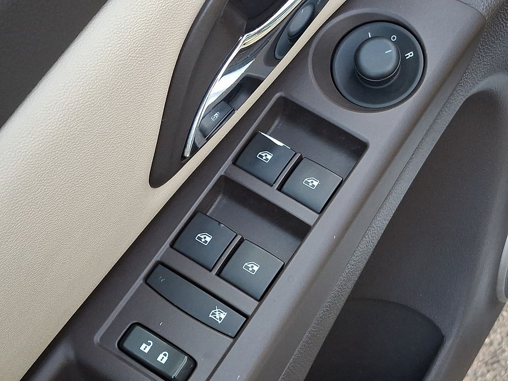 Thumbnail: 2015 Chevrolet Cruze - 26