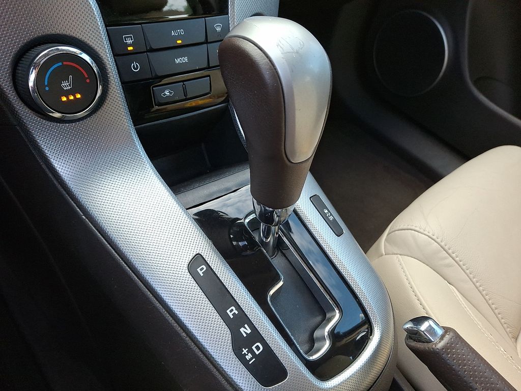 Thumbnail: 2015 Chevrolet Cruze - 10