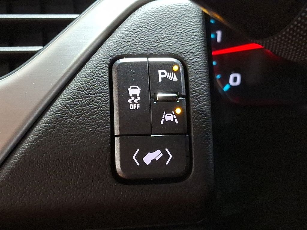 Thumbnail: 2017 GMC Yukon - 26