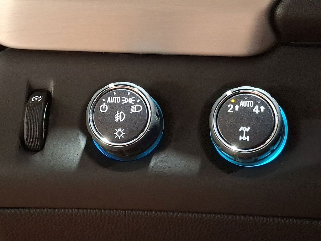 Thumbnail: 2017 GMC Yukon - 25