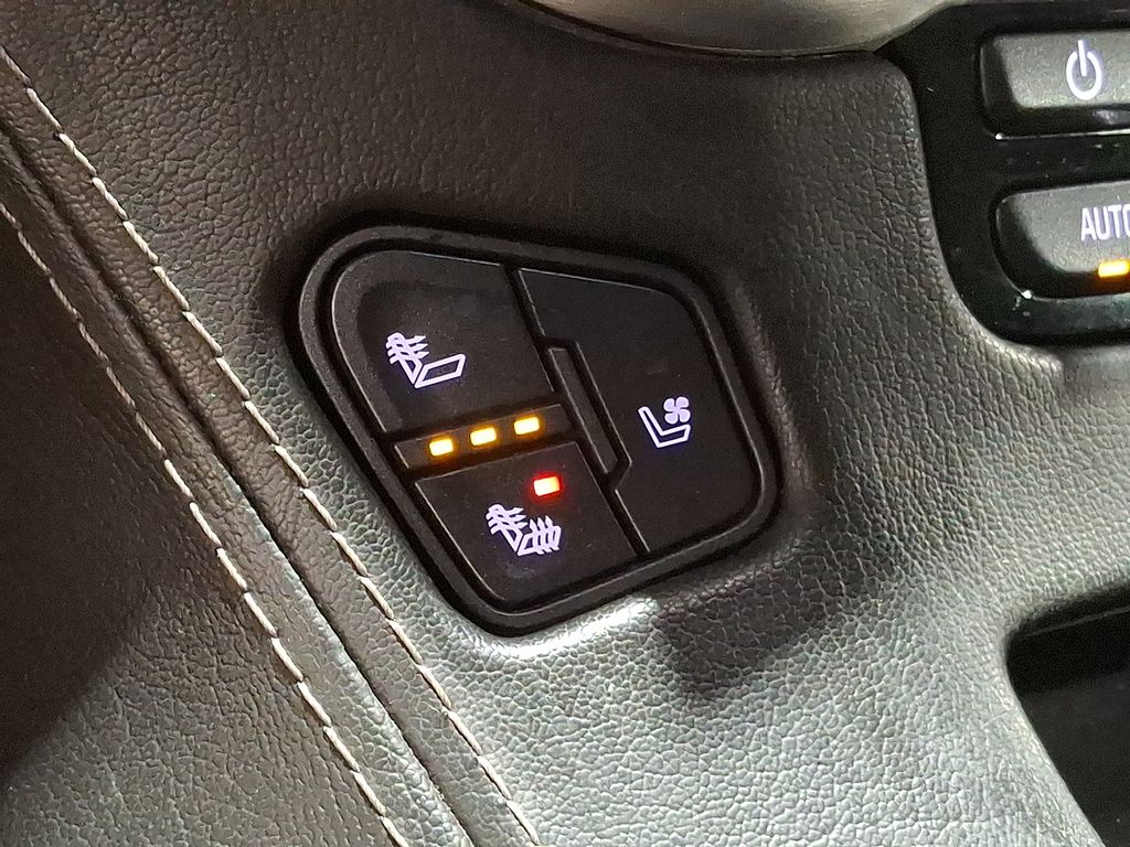 Thumbnail: 2017 GMC Yukon - 24