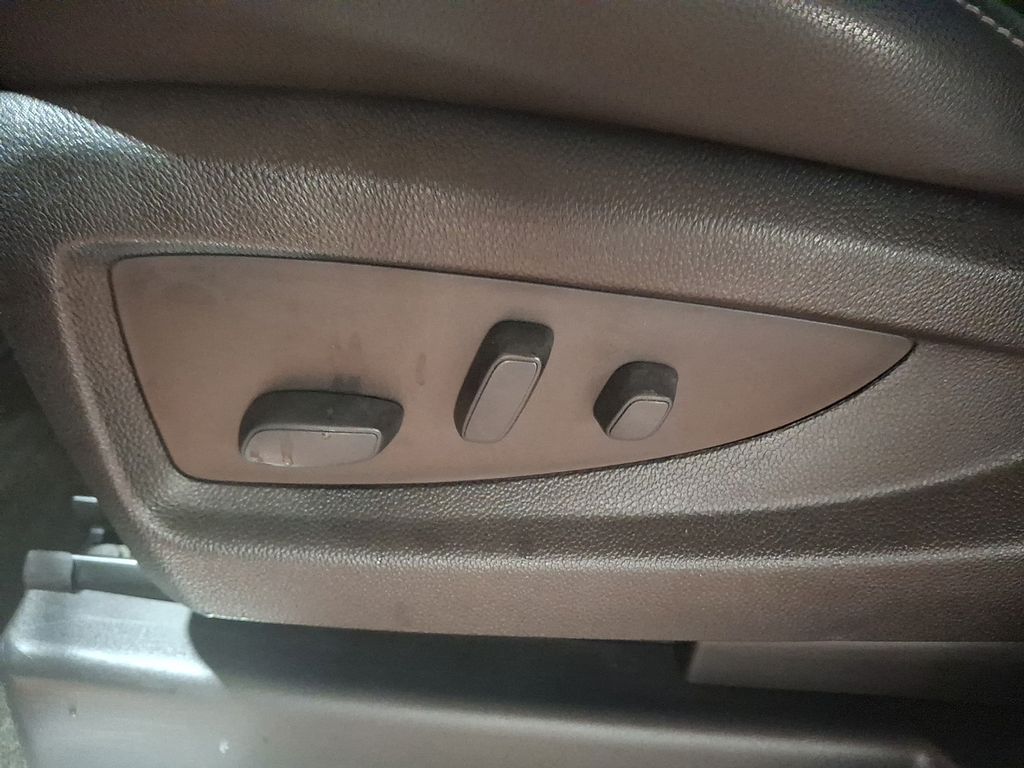 Thumbnail: 2017 GMC Yukon - 17