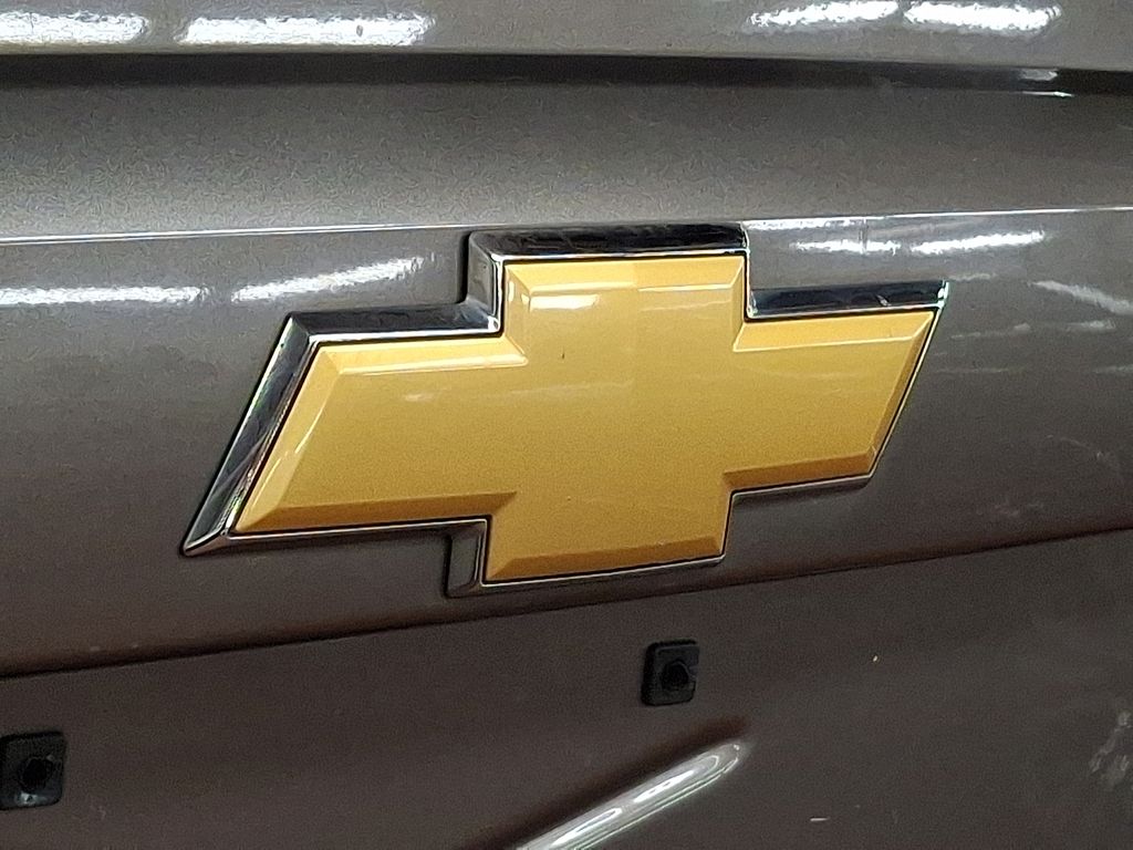 Thumbnail: 2013 Chevrolet Tahoe - 28
