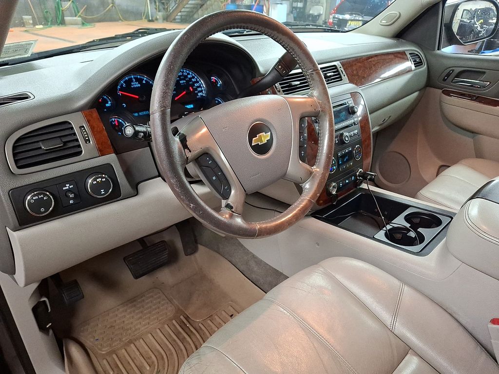 Thumbnail: 2013 Chevrolet Tahoe - 2