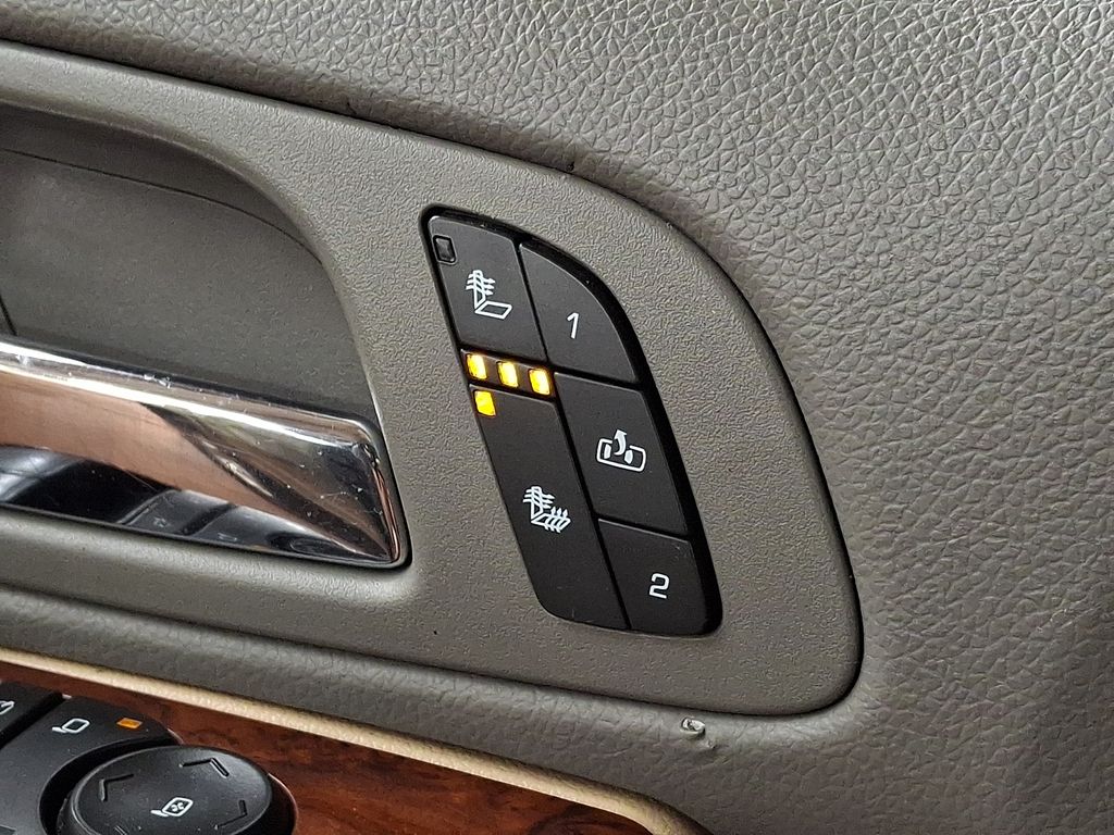 Thumbnail: 2013 Chevrolet Tahoe - 26