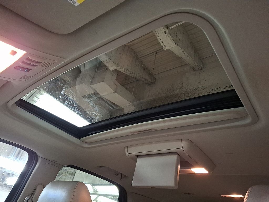 Thumbnail: 2013 Chevrolet Tahoe - 19