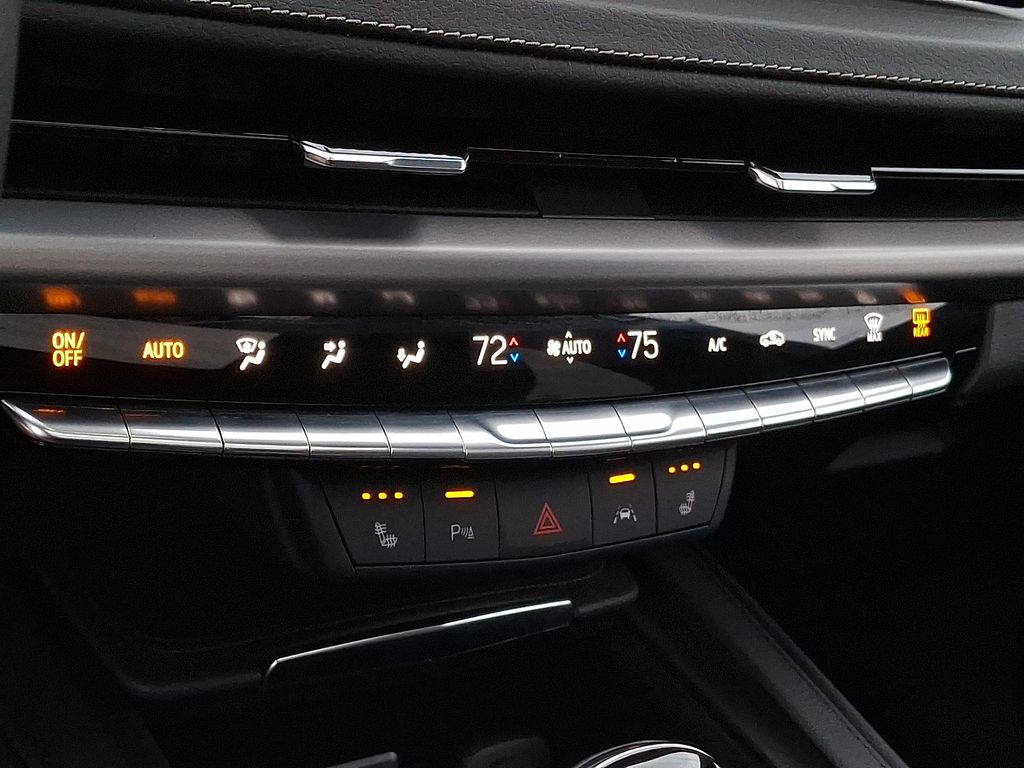 Thumbnail: 2024 Cadillac XT4 - 19