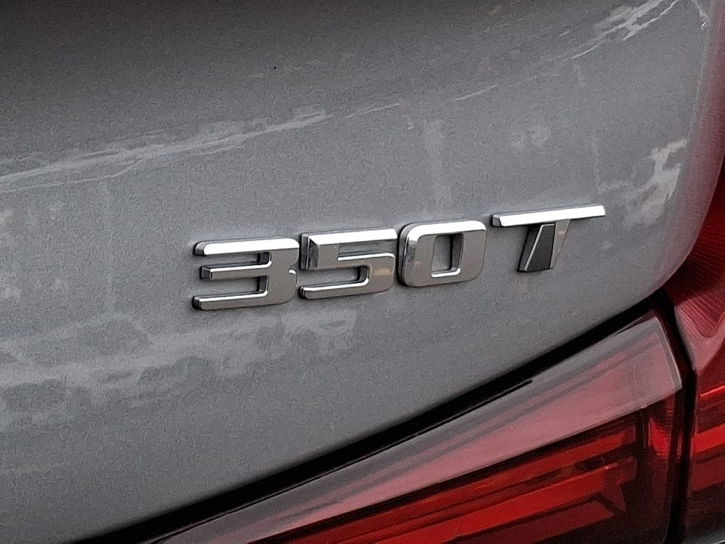 Thumbnail: 2024 Cadillac XT4 - 6