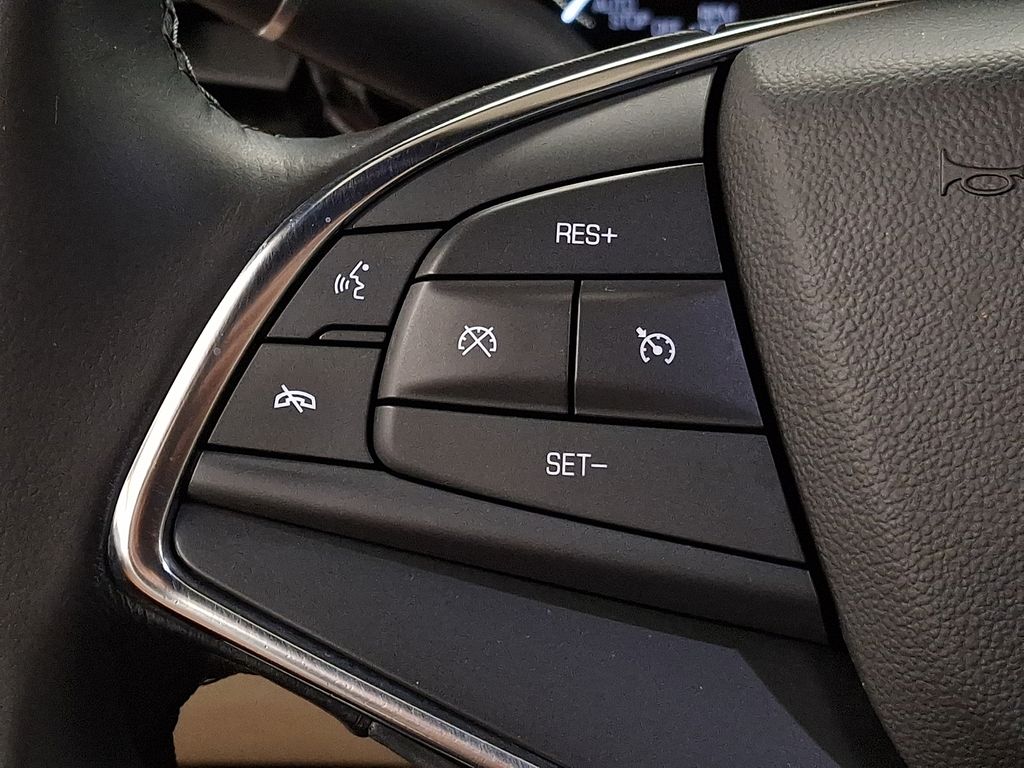 Thumbnail: 2018 Cadillac XT5 - 21