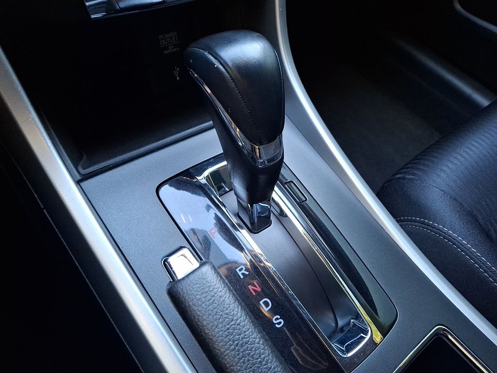 Thumbnail: 2015 Honda Accord - 9