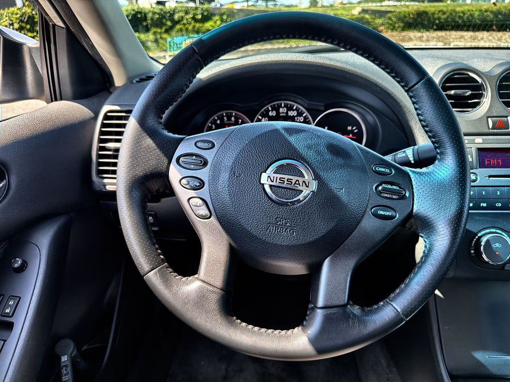 Thumbnail: 2012 Nissan Altima - 10