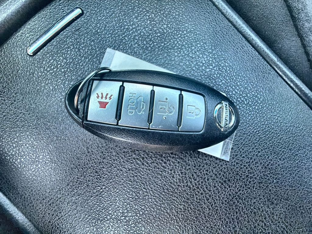 Thumbnail: 2012 Nissan Altima - 18