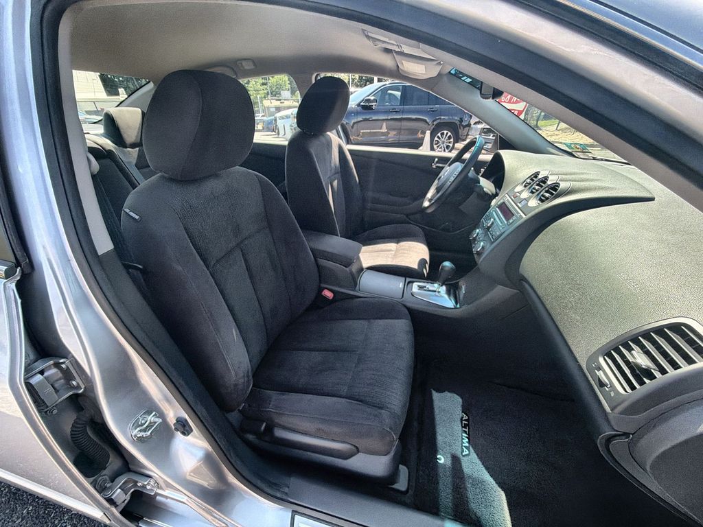 Thumbnail: 2012 Nissan Altima - 29