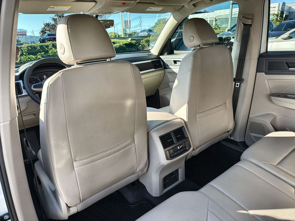 Thumbnail: 2021 Volkswagen Atlas - 13