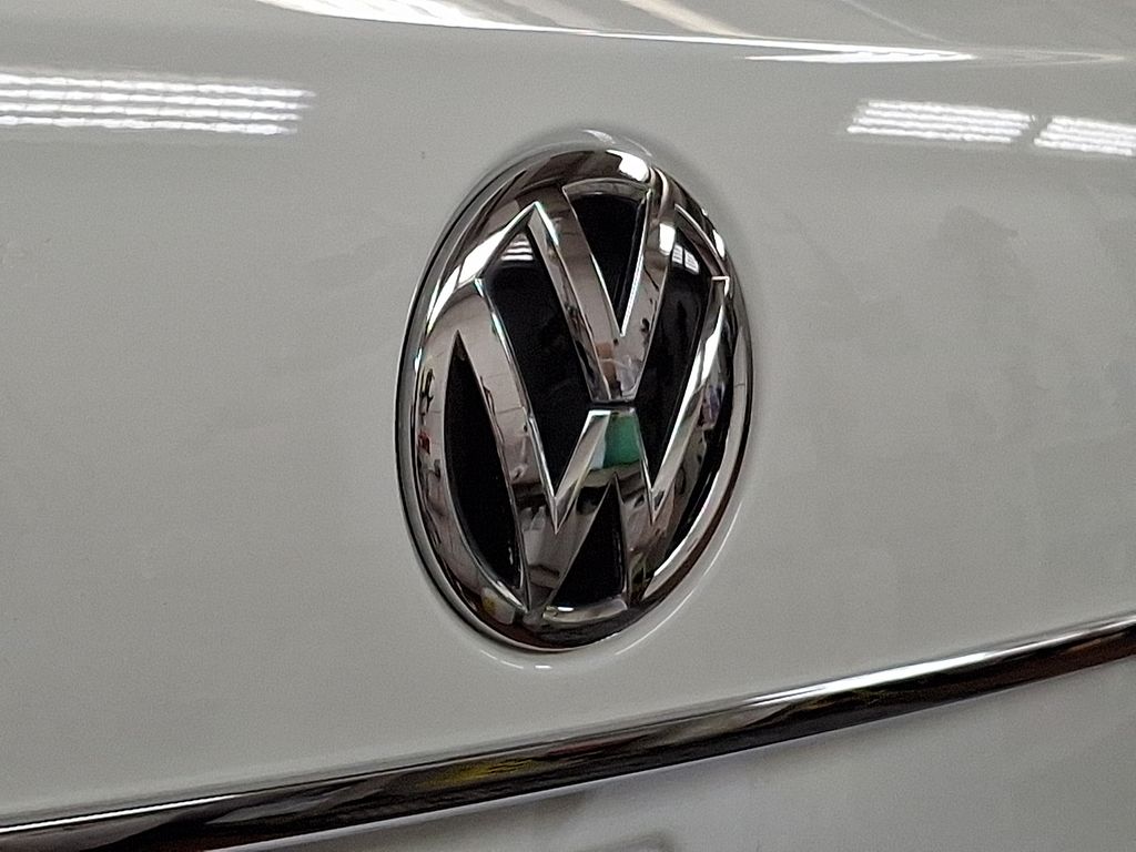 Thumbnail: 2017 Volkswagen Passat - 30