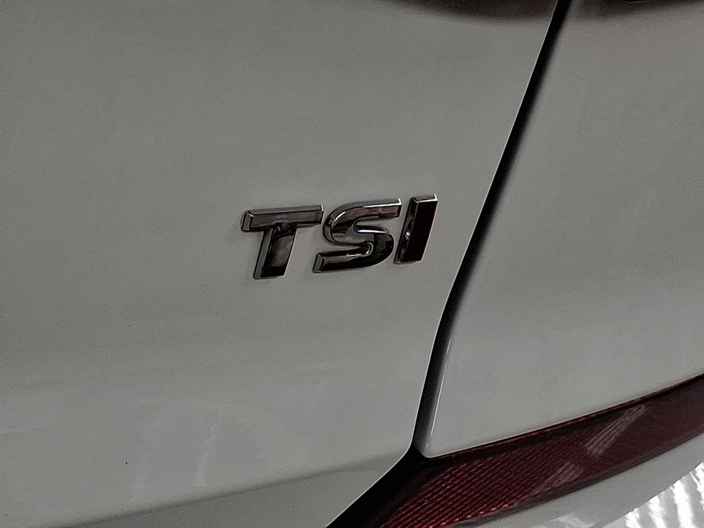 Thumbnail: 2017 Volkswagen Passat - 29