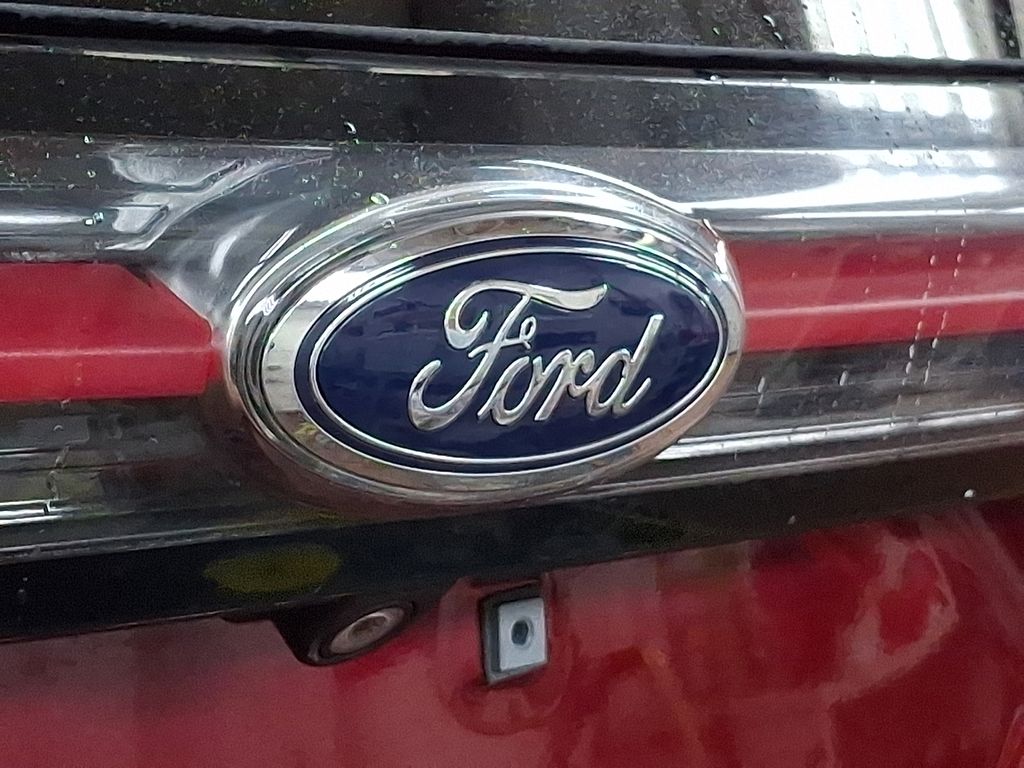 Thumbnail: 2018 Ford Edge - 29