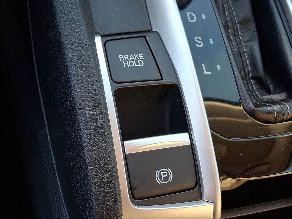 Thumbnail: 2016 Honda Civic - 26
