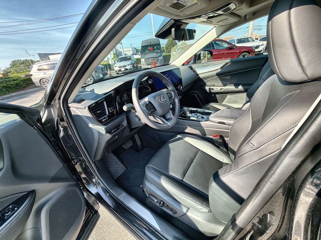Thumbnail: 2024 Lexus ES - 2