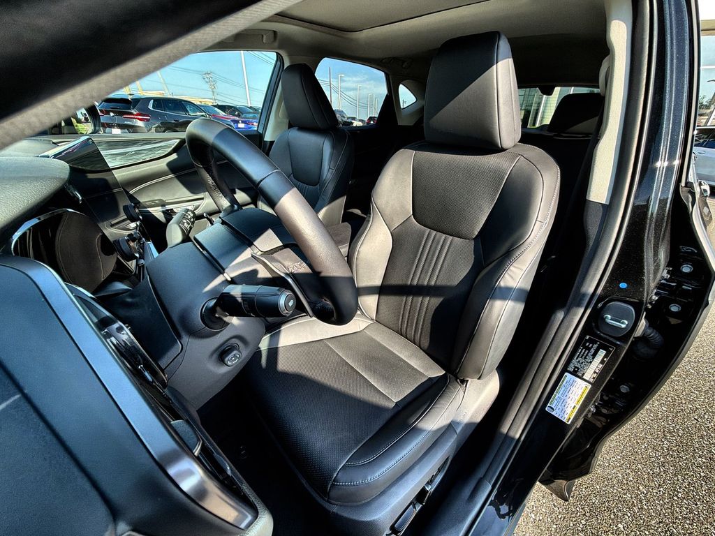 Thumbnail: 2024 Lexus ES - 11