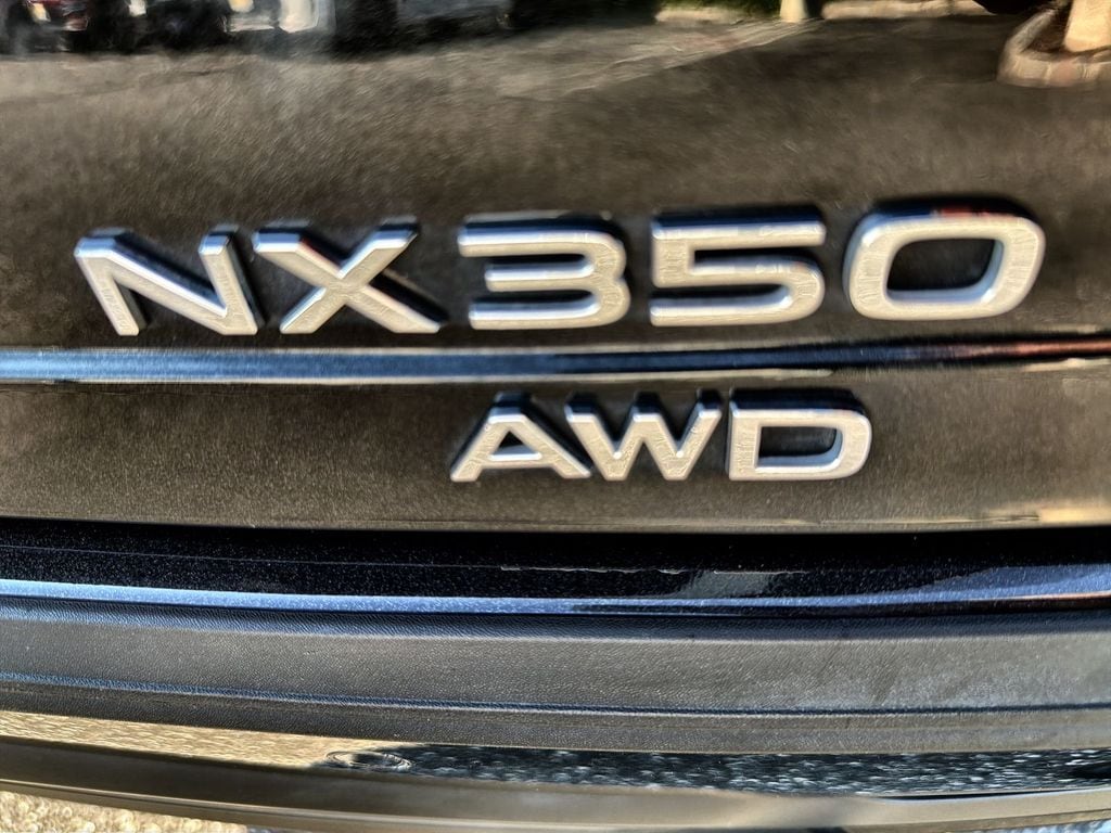 Thumbnail: 2024 Lexus ES - 7