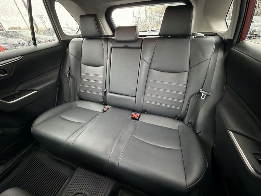 Thumbnail: 2019 Toyota RAV4 - 13