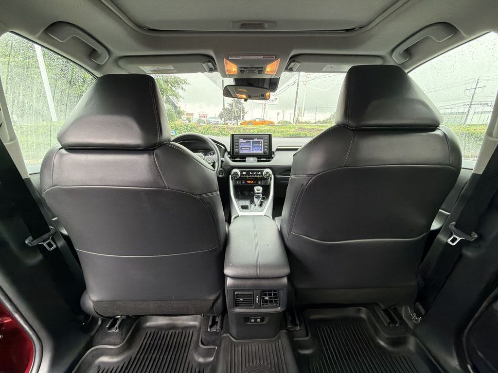Thumbnail: 2019 Toyota RAV4 - 28