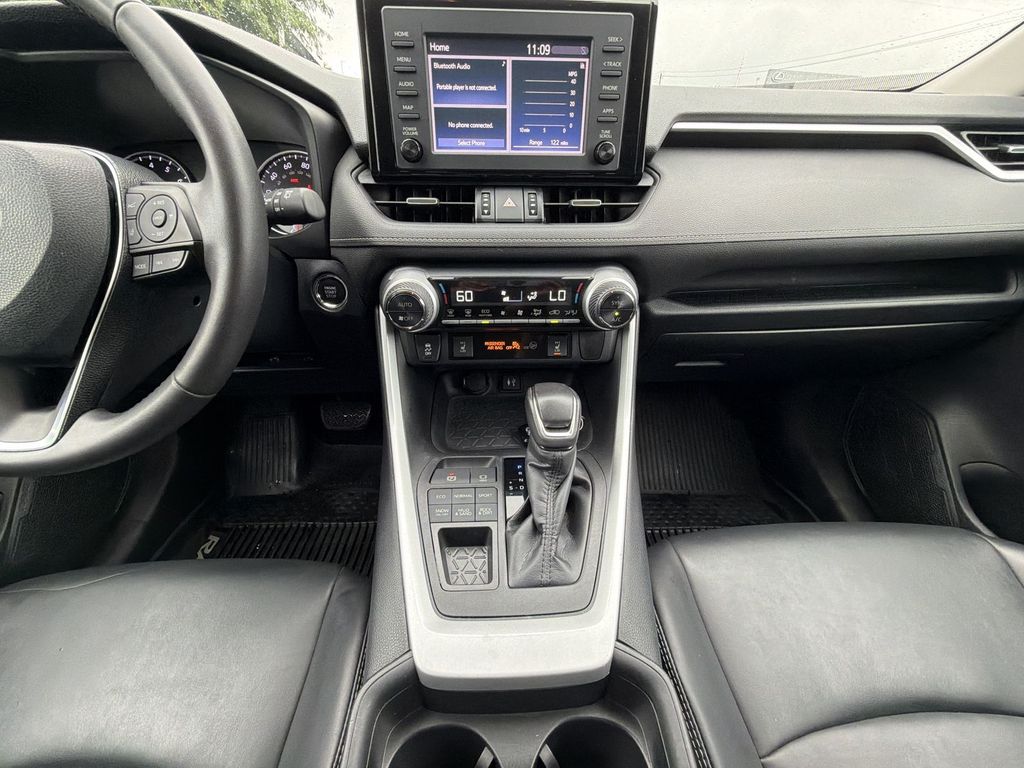 Thumbnail: 2019 Toyota RAV4 - 14