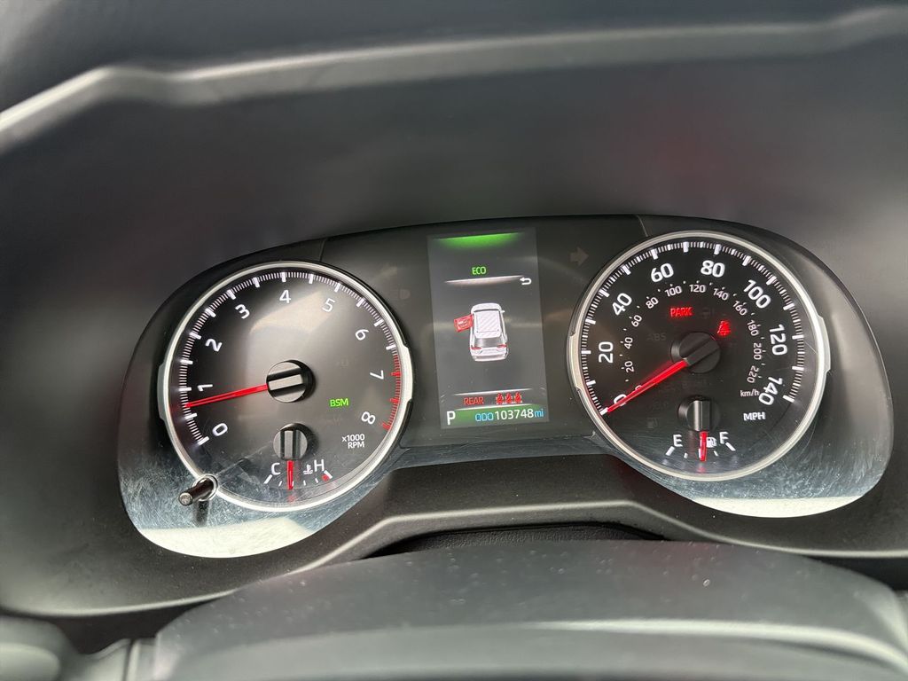 Thumbnail: 2019 Toyota RAV4 - 16