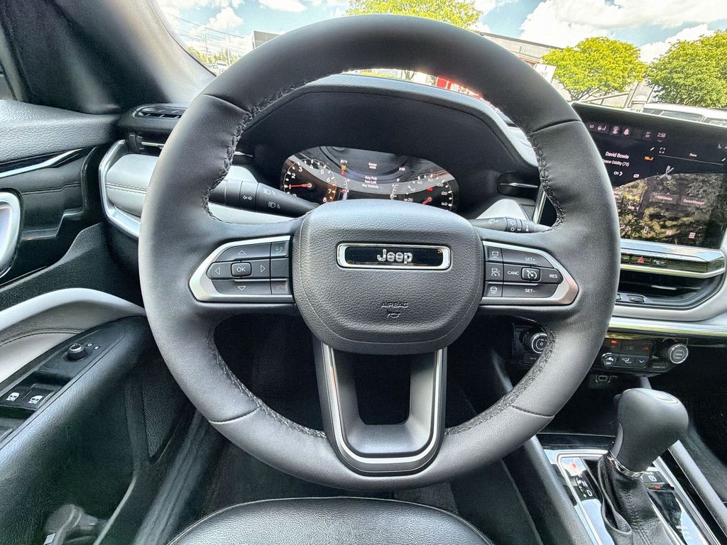 Thumbnail: 2024 Jeep Compass - 14