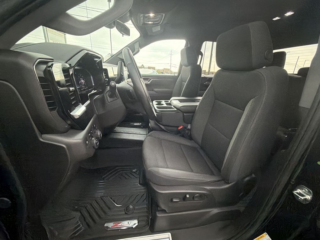 Thumbnail: 2025 Chevrolet Silverado 1500 - 12