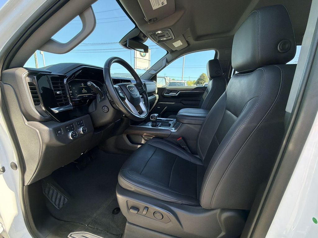 Thumbnail: 2023 GMC Sierra 1500 - 11