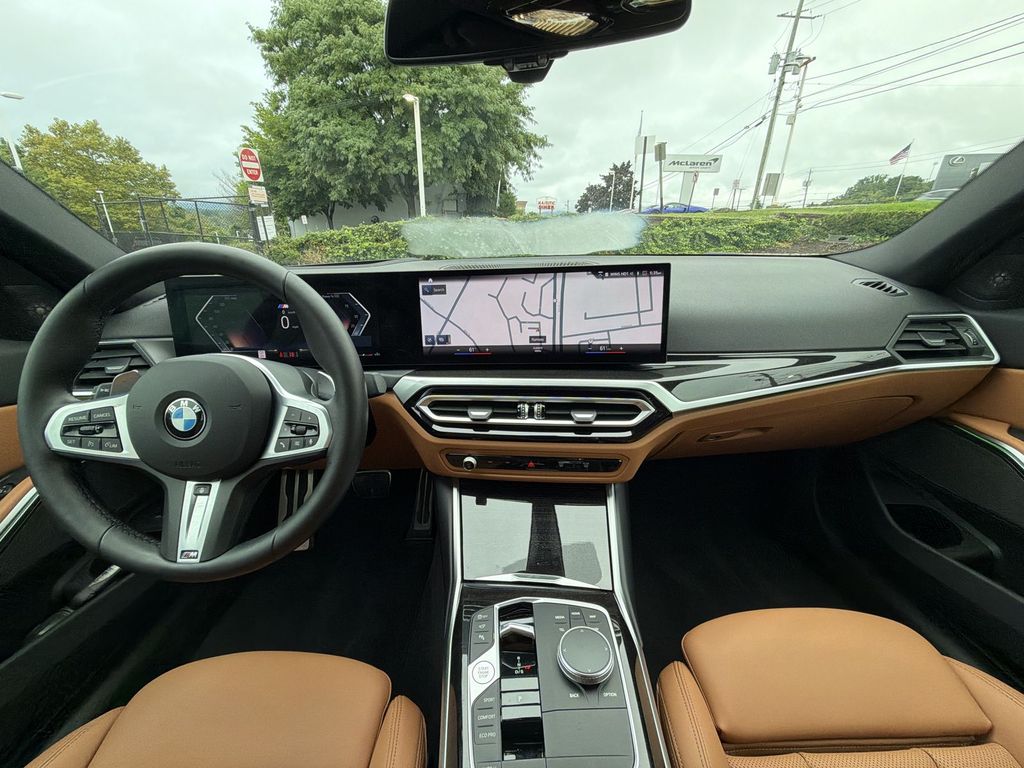 Thumbnail: 2024 BMW 3 Series - 10