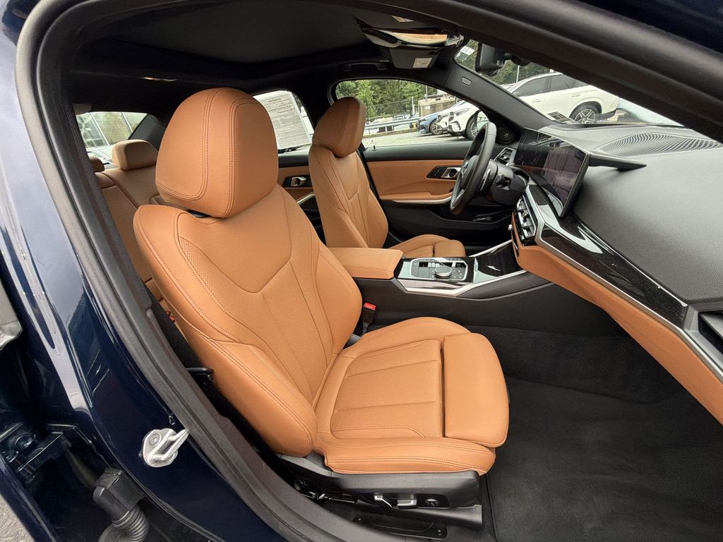 Thumbnail: 2024 BMW 3 Series - 12