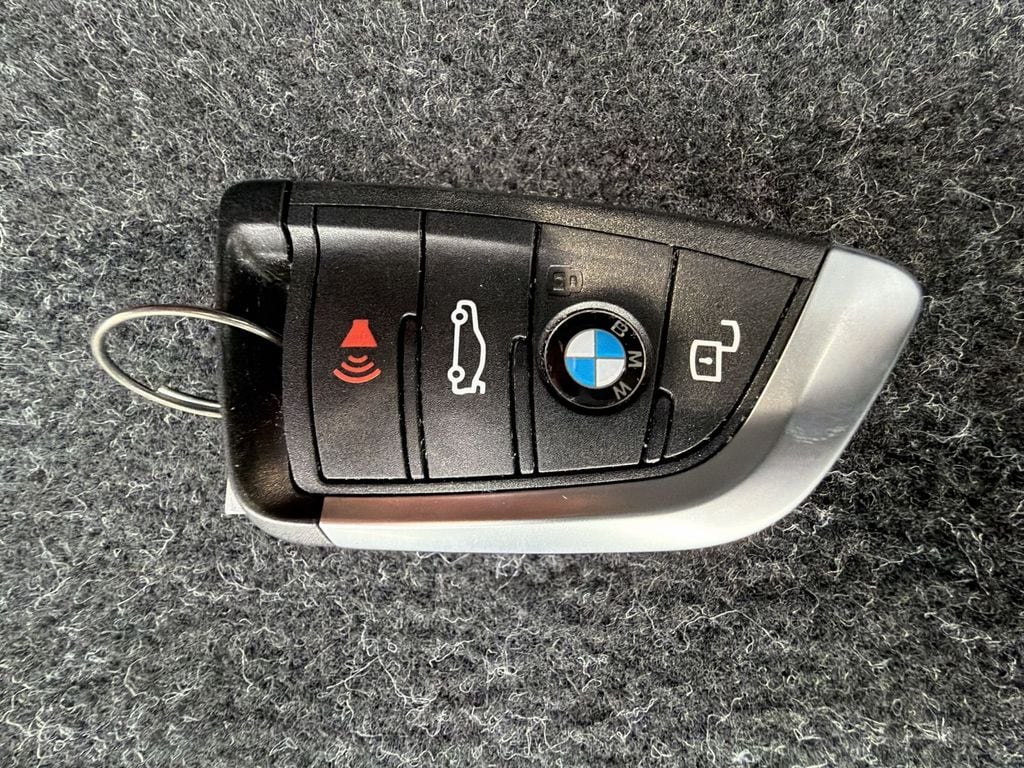 Thumbnail: 2024 BMW 3 Series - 19